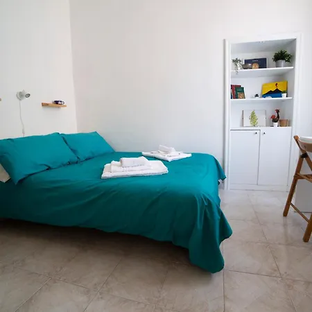 Etnuvio, Double In Bed & Breakfast *