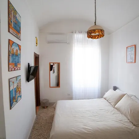 Etnuvio, Double In Bed & Breakfast