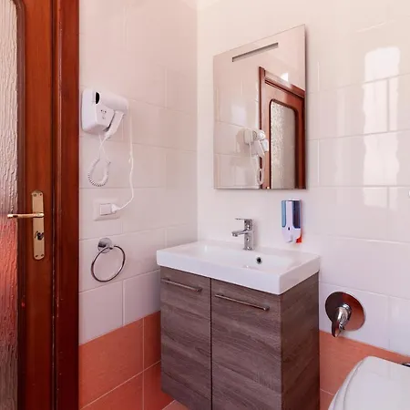 Etnuvio, Double In 3* Νάπολη