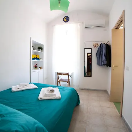 Couette-café Etnuvio, Double In Naples